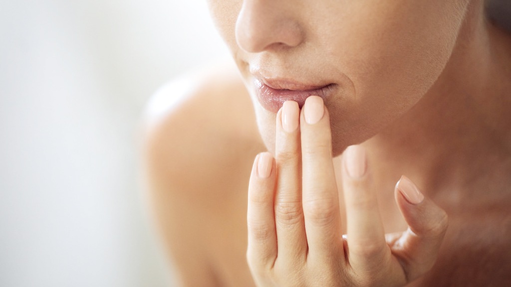 如何擺脫嘴唇的死皮,給嘴唇真正需要的養分? | 綠果 GREENCONUT | 嘴唇1 保養知識-綠果學堂-如何擺脫嘴唇的死皮?