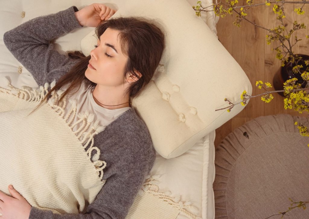 睡回籠覺對身體比較好? | 綠果 GREENCONUT | sleeping1231 冷知識百科-綠果先生-睡回籠覺對身體比較好?