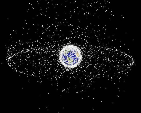 冷知識-綠果先生-夜空上的流星雨其實是太空垃圾，傻瓜才許願？