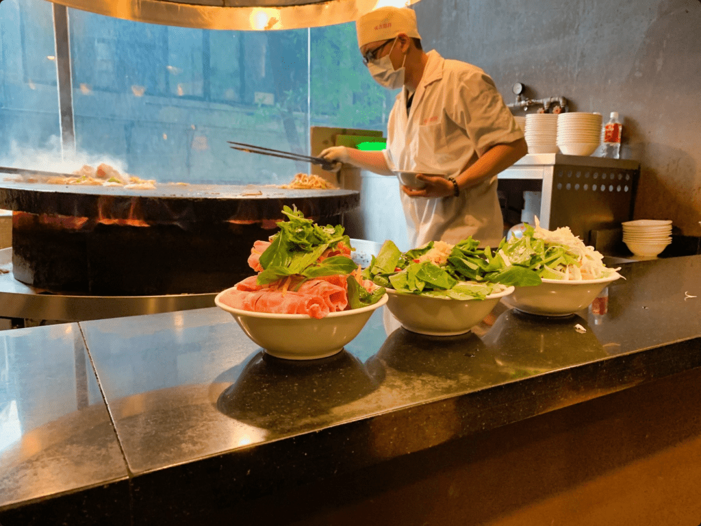 蒙古烤肉、左宗棠雞都是台灣人發明的? | 綠果 GREENCONUT | taiwanese cuisine 1122冷知識 冷知識-綠果先生-蒙古烤肉、左宗棠雞都是台灣人發明的?