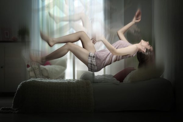 冷知識-綠果先生-熟睡中身體抖動一下，是神經大腦以為你死了？