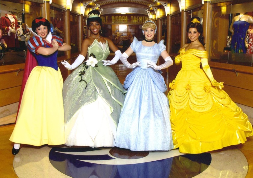 迪士尼公主奇聞軼事:經典角色背後的驚奇與神秘? | 綠果 GREENCONUT | 388 disney princess trivia 冷知識-綠果先生-迪士尼公主奇聞軼事:經典角色背後的驚奇與神秘?